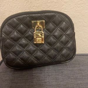 Crossbody purse